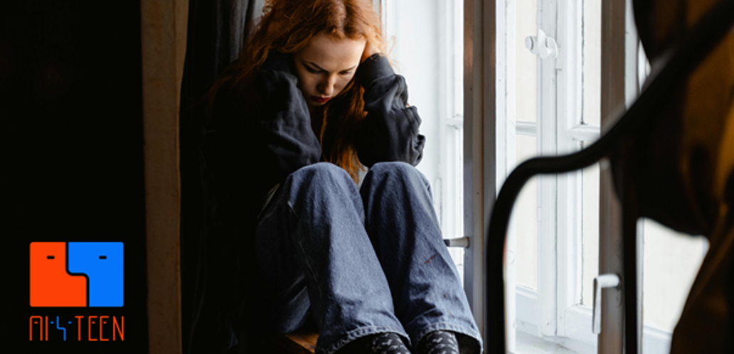 Una joven que parece triste